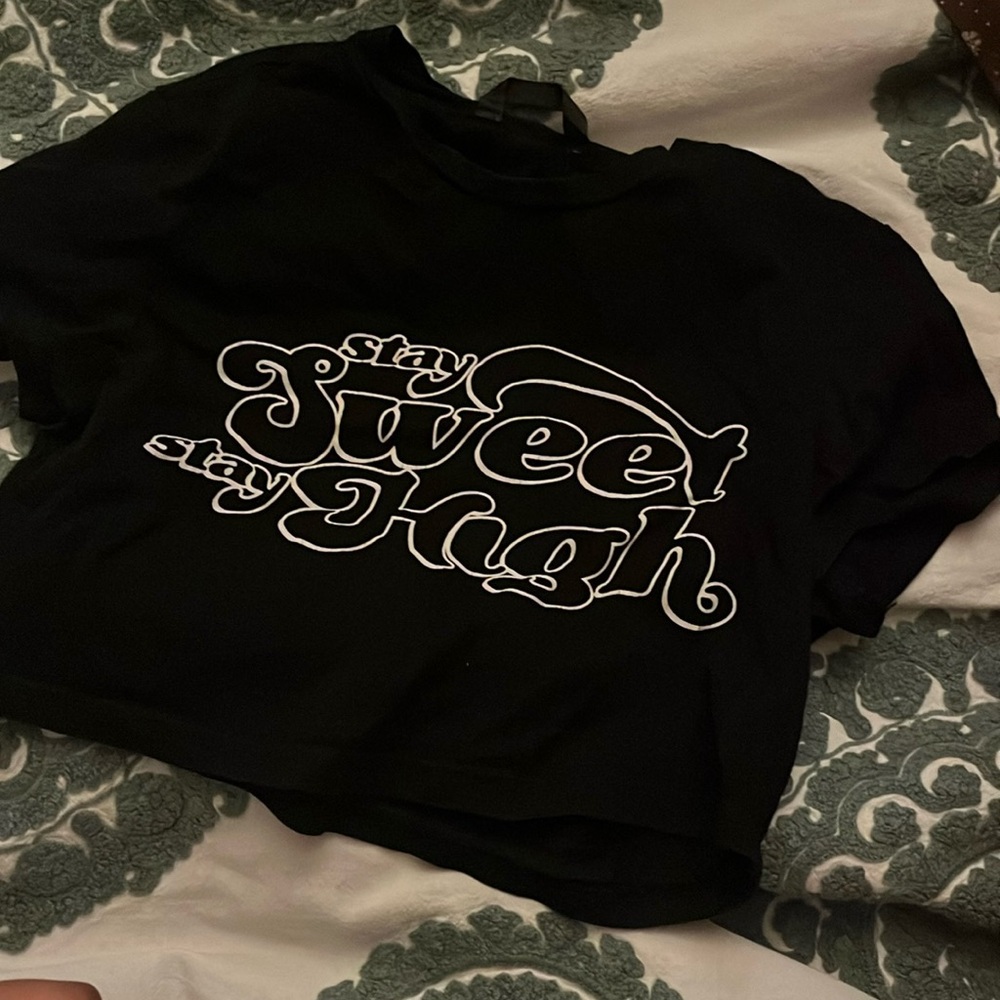 black crop top